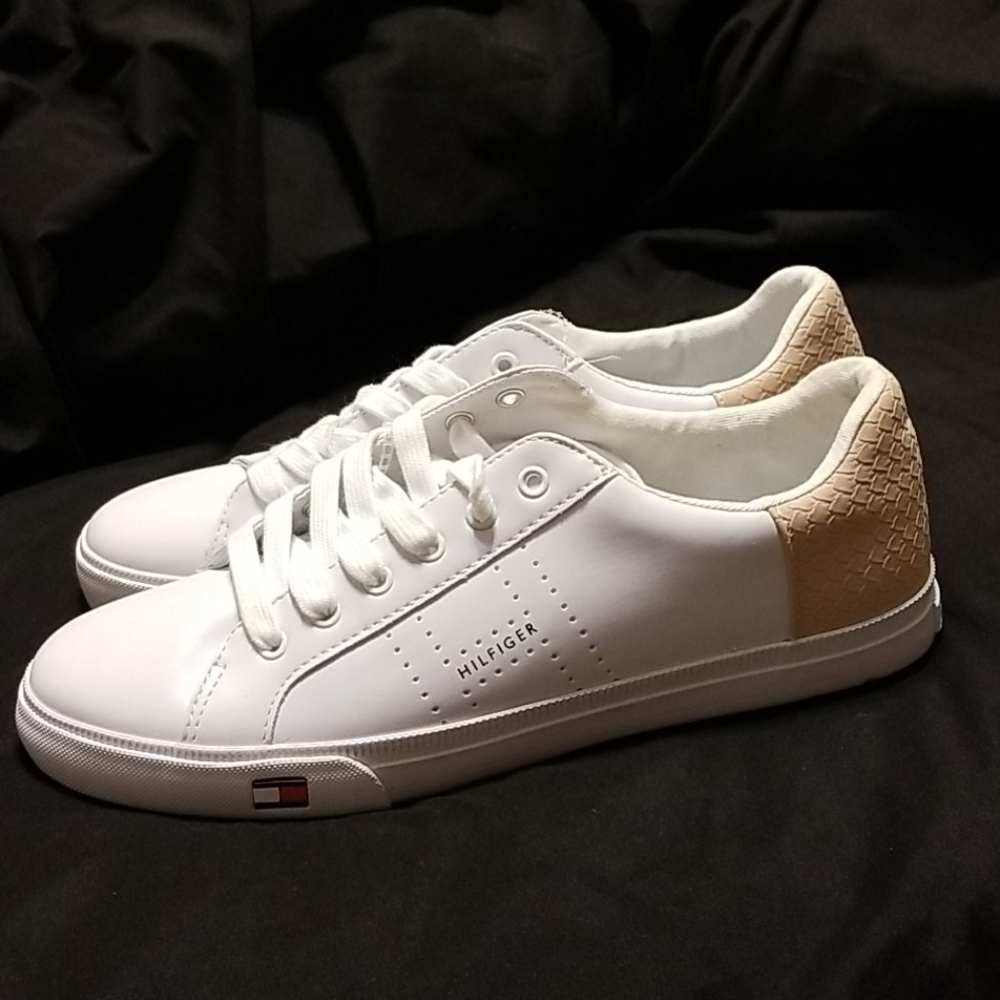 💜Tommy Hilfiger Lace Up Sneak